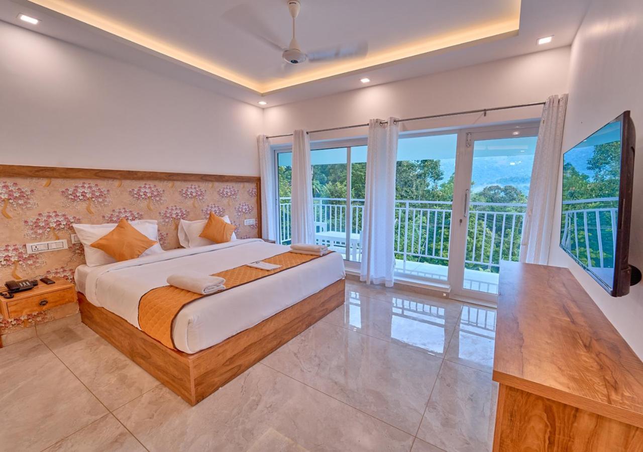 Ice Mist Pool Resort Munnar By Voye Homes 외부 사진